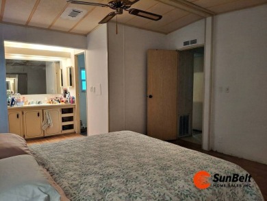 Handyman Special! 2BR/2BA | Spacious Fixer-Upper in Rolling on Rolling Greens Executive Golf Community in Florida - for sale on GolfHomes.com, golf home, golf lot
