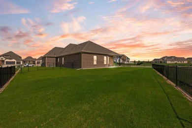 This highly sought-after single-story Altura Aspen floorplan is on Heath Golf and Yacht Club in Texas - for sale on GolfHomes.com, golf home, golf lot