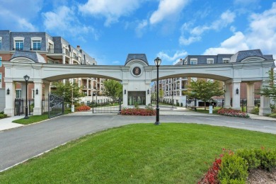 Utmost elegance meets ultra-spaciousness in this rare gem of a on North Hills Country Club in New York - for sale on GolfHomes.com, golf home, golf lot
