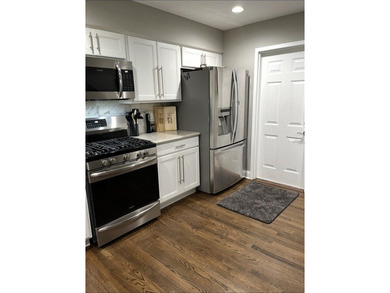 BEAUTIFULLY UPDATED 2022 in Villa Olivia, near golf course. Home on Villa Olivia Country Club in Illinois - for sale on GolfHomes.com, golf home, golf lot