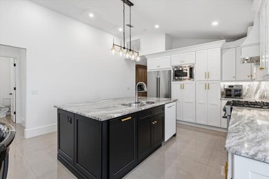 Airy, bright, open-concept 3BR/2.5BA patio home beautifully on Harbour Ridge Yacht and Country Club in Florida - for sale on GolfHomes.com, golf home, golf lot