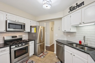 Rare end-unit ranch condo in desirable Highlands of Algonquin on on The Golf Club of Illinois in Illinois - for sale on GolfHomes.com, golf home, golf lot