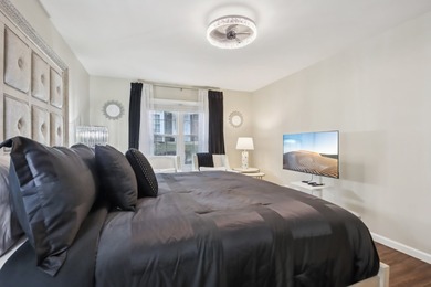 Rare end-unit ranch condo in desirable Highlands of Algonquin on on The Golf Club of Illinois in Illinois - for sale on GolfHomes.com, golf home, golf lot