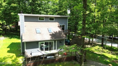 Live the Lake Lifestyle in Prestigious Tanglwood Lakes- Fully on Paupack Hills Golf and Country Club in Pennsylvania - for sale on GolfHomes.com, golf home, golf lot