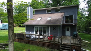 Live the Lake Lifestyle in Prestigious Tanglwood Lakes- Fully on Paupack Hills Golf and Country Club in Pennsylvania - for sale on GolfHomes.com, golf home, golf lot