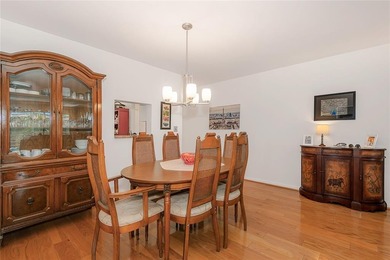 GOLFERS THIS IS THE PERFECT LOCATION FOR YOU, THIS IS AN AMAZING on Wynmoor Golf Course in Florida - for sale on GolfHomes.com, golf home, golf lot