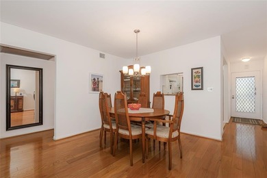 GOLFERS THIS IS THE PERFECT LOCATION FOR YOU, THIS IS AN AMAZING on Wynmoor Golf Course in Florida - for sale on GolfHomes.com, golf home, golf lot