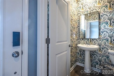 Immaculate End-Unit townhome in the sought-after Windhaven on Tega Cay Golf Club in South Carolina - for sale on GolfHomes.com, golf home, golf lot