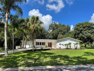 Under contract-accepting backup offers. This single-family house on Temple Terrace Golf and Country Club in Florida - for sale on GolfHomes.com, golf home, golf lot