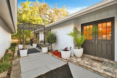 Updated and freshly painted cottage style home with 2 nice size on Sugarmill Woods Golf and Country Club in Florida - for sale on GolfHomes.com, golf home, golf lot