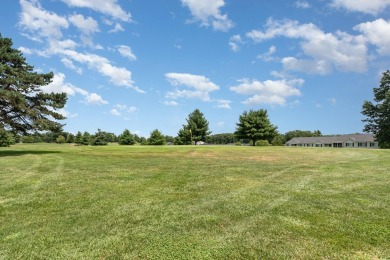 Enjoy low-maintenance living in a fantastic location.   This on Meadowood Golf Club in Kentucky - for sale on GolfHomes.com, golf home, golf lot