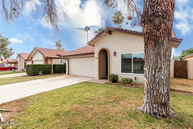 Looking for the perfect place to feel at home? Updated and on Ahwatukee Country Club in Arizona - for sale on GolfHomes.com, golf home, golf lot