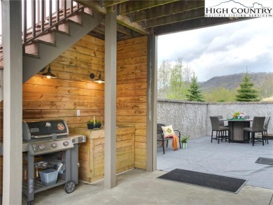 Sunset views, solar power, and space for everyone--this on Mountain Aire Golf Course in North Carolina - for sale on GolfHomes.com, golf home, golf lot