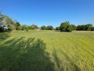 Love playing golf? Love the lake? Or both? Then this lot is for on The Club At Runaway Bay in Texas - for sale on GolfHomes.com, golf home, golf lot