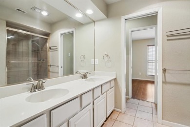 Welcome home! This stunning 3-bedroom condo, complete with an on Stevens Park Golf Course in Texas - for sale on GolfHomes.com, golf home, golf lot