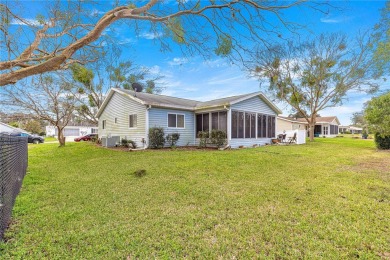 Minutes to the Villages and shopping. ! Move-in ready Dogwood on The Links of Spruce Creek in Florida - for sale on GolfHomes.com, golf home, golf lot