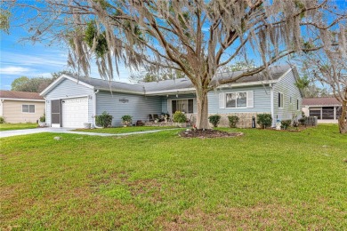 Minutes to the Villages and shopping. ! Move-in ready Dogwood on The Links of Spruce Creek in Florida - for sale on GolfHomes.com, golf home, golf lot