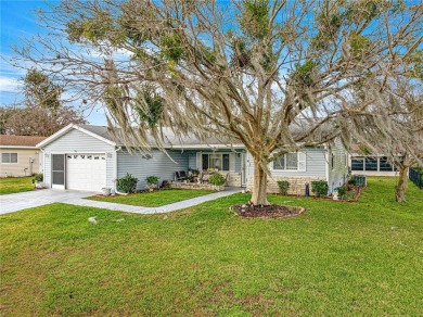 Minutes to the Villages and shopping. ! Move-in ready Dogwood on The Links of Spruce Creek in Florida - for sale on GolfHomes.com, golf home, golf lot