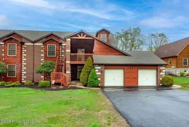 Cool vibe in this bright, open, tastefully appointed 3 BR/3 Bath on Eagle Rock Golf and Ski Resort in Pennsylvania - for sale on GolfHomes.com, golf home, golf lot