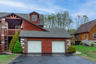Cool vibe in this bright, open, tastefully appointed 3 BR/3 Bath on Eagle Rock Golf and Ski Resort in Pennsylvania - for sale on GolfHomes.com, golf home, golf lot