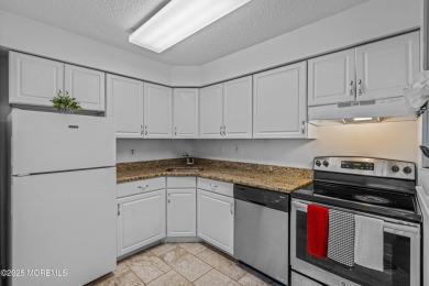 Move in ready 1 bedroom 1 bathroom Plainsboro Condominium with on Meadows At Middlesex in New Jersey - for sale on GolfHomes.com, golf home, golf lot