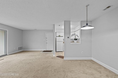 Move in ready 1 bedroom 1 bathroom Plainsboro Condominium with on Meadows At Middlesex in New Jersey - for sale on GolfHomes.com, golf home, golf lot