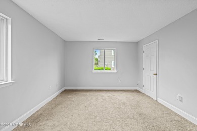 Move in ready 1 bedroom 1 bathroom Plainsboro Condominium with on Meadows At Middlesex in New Jersey - for sale on GolfHomes.com, golf home, golf lot