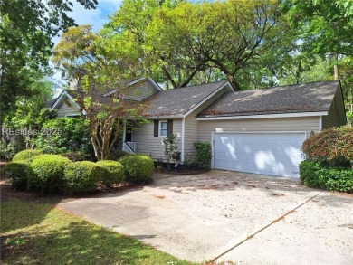 Come see this Callawassie Island Club Cottage, perfect for a on Callawassie Island Club in South Carolina - for sale on GolfHomes.com, golf home, golf lot