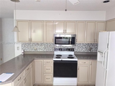 Come see this Callawassie Island Club Cottage, perfect for a on Callawassie Island Club in South Carolina - for sale on GolfHomes.com, golf home, golf lot