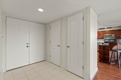 Don't miss this exceptional opportunity to own a 2-bedroom on Heather Ridge Golf Club in Illinois - for sale on GolfHomes.com, golf home, golf lot
