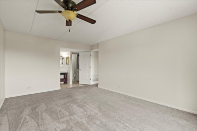 Don't miss this exceptional opportunity to own a 2-bedroom on Heather Ridge Golf Club in Illinois - for sale on GolfHomes.com, golf home, golf lot