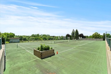 Don't miss this exceptional opportunity to own a 2-bedroom on Heather Ridge Golf Club in Illinois - for sale on GolfHomes.com, golf home, golf lot