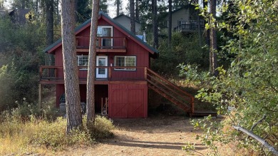 Cute 1,000 square foot 3-bedroom cabin with a view at Terrace on Terrace Lakes Golf Resort in Idaho - for sale on GolfHomes.com, golf home, golf lot