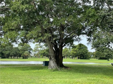 Panoramic view on the Golf Course and Pond! Gorgeous decorating on Indianwood Golf and Country Club in Florida - for sale on GolfHomes.com, golf home, golf lot