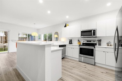 Priced to Sell!!Welcome Home! This Spectacular 3 Bedroom + 3 on Pompano Beach Golf Course  in Florida - for sale on GolfHomes.com, golf home, golf lot