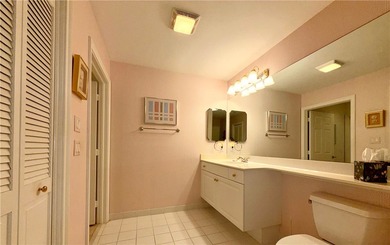 VERY RARE 1st FLOOR LAKEFRONT END UNIT AVAILABLE. 3 BD/2.5 BATHS on Oak Harbor Country Club in Florida - for sale on GolfHomes.com, golf home, golf lot