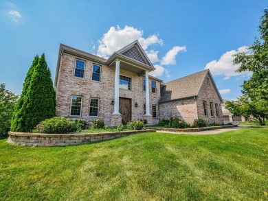 Privacy and luxury at 2 Twelve Lakes Ct in the Boulder Ridge on Boulder Ridge Country Club in Illinois - for sale on GolfHomes.com, golf home, golf lot