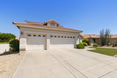 Immaculately cared for 4BR, 2.5BA home within walking distance on Oakwood Golf Club  in Arizona - for sale on GolfHomes.com, golf home, golf lot