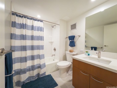 You have to come see this one! This 2-bedroom, 2-bath, 2-parking on Honolulu Country Club in Hawaii - for sale on GolfHomes.com, golf home, golf lot