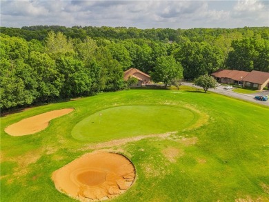 Live like you are on vacation every day. This beautiful townhome on Bella Vista - Metfield Golf Complex and Country Club in Arkansas - for sale on GolfHomes.com, golf home, golf lot
