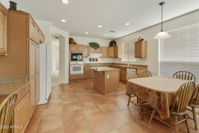 Popular 3BR, 2BA plus den Sonoma model in the amazing gated on Sun Lakes Country Club in Arizona - for sale on GolfHomes.com, golf home, golf lot