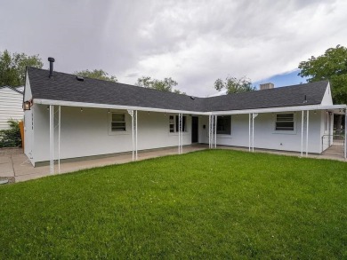 Move-in-ready 3-bedroom, 1-bath home located near Colorado Mesa on Lincoln Park Golf Course in Colorado - for sale on GolfHomes.com, golf home, golf lot