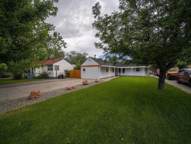 Move-in-ready 3-bedroom, 1-bath home located near Colorado Mesa on Lincoln Park Golf Course in Colorado - for sale on GolfHomes.com, golf home, golf lot