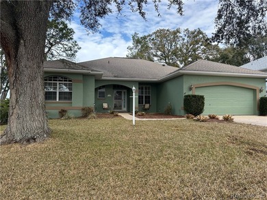 Welcome home to easy Florida living in this beautifully on Twisted Oaks Golf Club in Florida - for sale on GolfHomes.com, golf home, golf lot