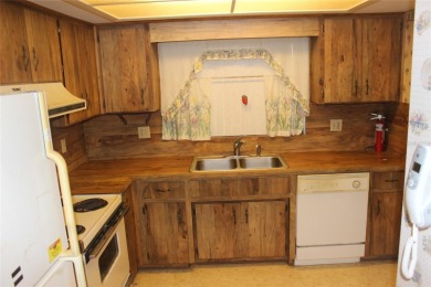 PROBATE DEAL!!! Property is priced to sell and ready for a quick on Cypresswood Golf and Country Club in Florida - for sale on GolfHomes.com, golf home, golf lot