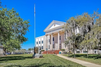 Adorably Charming!!!  This refurbished cottage in Palatka Is on Palatka Golf Club in Florida - for sale on GolfHomes.com, golf home, golf lot