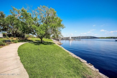 Adorably Charming!!!  This refurbished cottage in Palatka Is on Palatka Golf Club in Florida - for sale on GolfHomes.com, golf home, golf lot