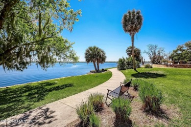 Adorably Charming!!!  This refurbished cottage in Palatka Is on Palatka Golf Club in Florida - for sale on GolfHomes.com, golf home, golf lot