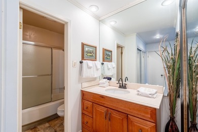 Eden Isle Orchards Condo - COMPLETELY FURNISHED, spotless and on Red Apple Inn and Country Club in Arkansas - for sale on GolfHomes.com, golf home, golf lot