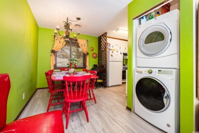 Welcome to this charming two-bedroom, two-bathroom end-unit on  in South Carolina - for sale on GolfHomes.com, golf home, golf lot
